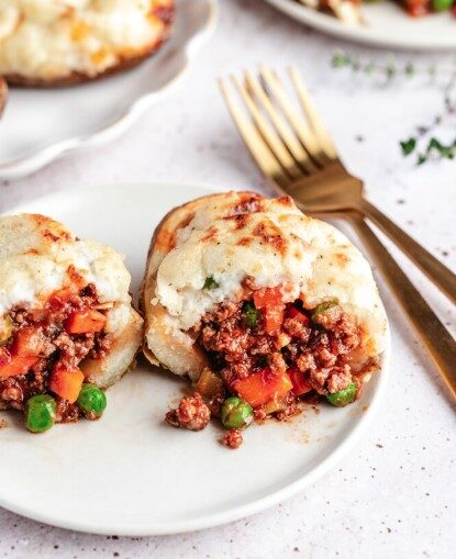 Картофель, фаршированный пастушьим пирогом